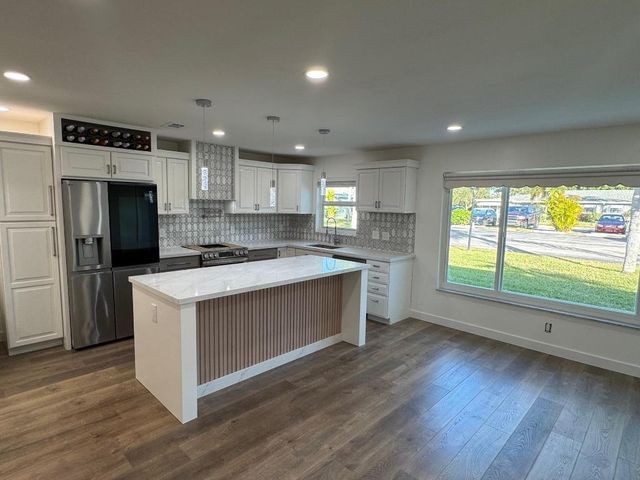 917 S Drive Terrace B, Delray Beach, FL 33445