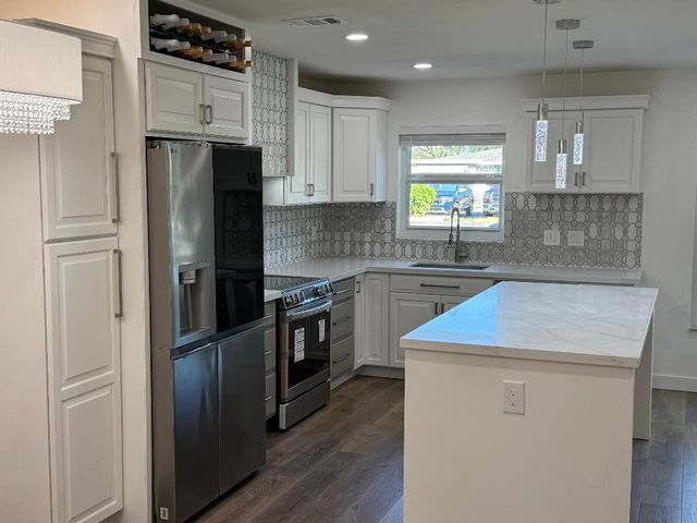 917 S Drive Terrace B, Delray Beach, FL 33445