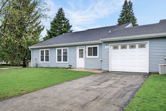7225 Oxford Circle, Fox Lake, IL 60020