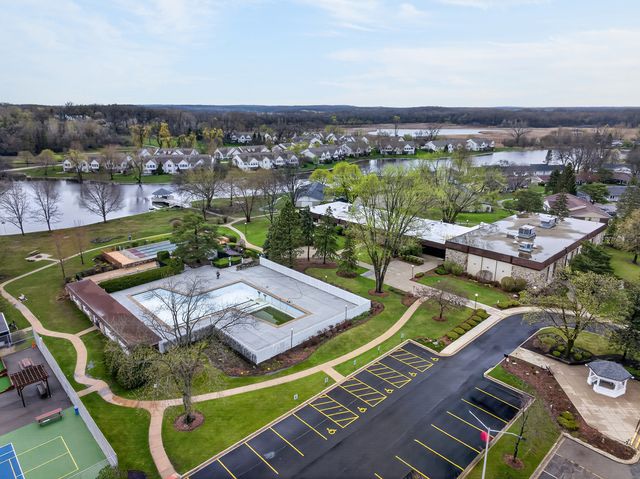 7225 Oxford Circle, Fox Lake, IL 60020