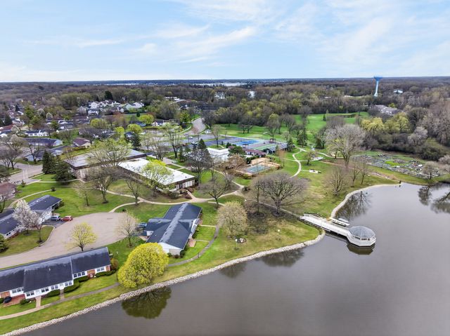 7225 Oxford Circle, Fox Lake, IL 60020