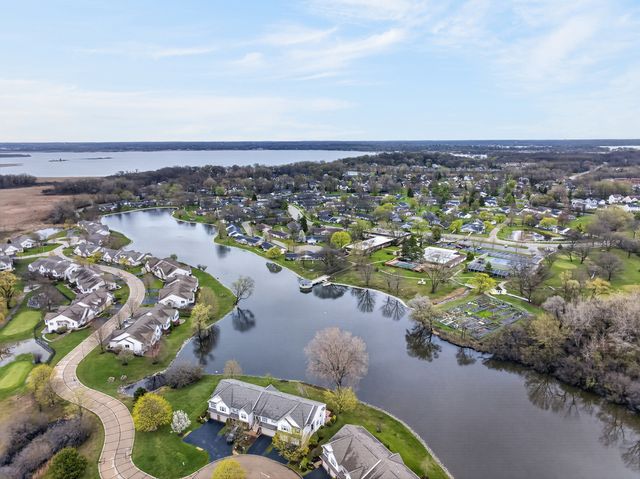7225 Oxford Circle, Fox Lake, IL 60020