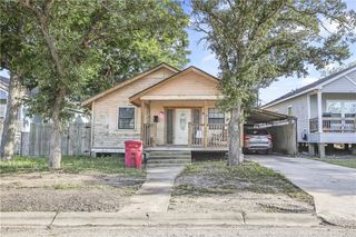 522 E Avenue D, Robstown, TX 78380