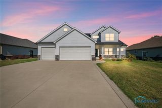 5243 Eagles Landing Drive, Oregon, OH 43616