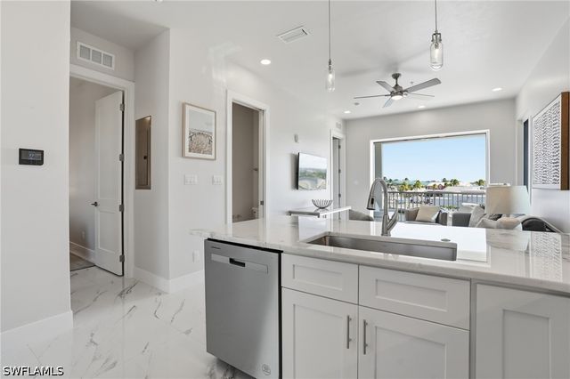 855 Lagoon ST 2, Fort Myers Beach, FL 33931