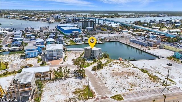 855 Lagoon ST 2, Fort Myers Beach, FL 33931