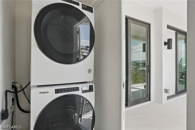 855 Lagoon ST 2, Fort Myers Beach, FL 33931