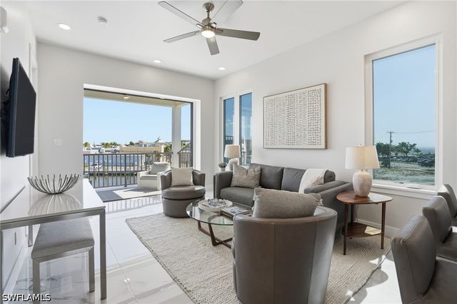 855 Lagoon ST 2, Fort Myers Beach, FL 33931