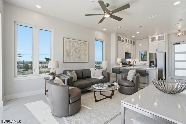 855 Lagoon ST 2, Fort Myers Beach, FL 33931