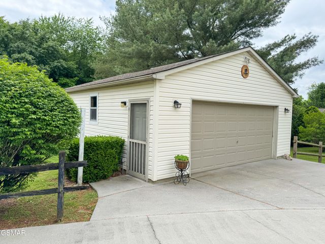 1238 Amber Lane, Sevierville, TN 37862