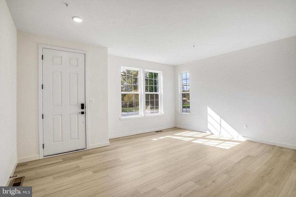 Image 5 of property listing at 623 BERRYMANS LN, Reisterstown, MD 21136