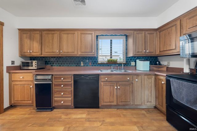 2127 Bayside Court, Fort Wayne, IN 46804