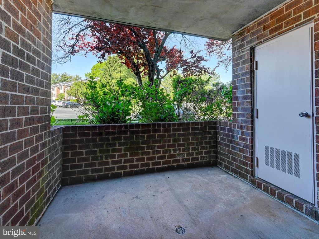 Image 21 of property listing at 3 MULLINGAR CT #101, Lutherville Timonium, MD 21093