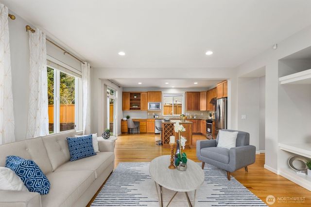 5620 NE 6th Place, Renton, WA 98059