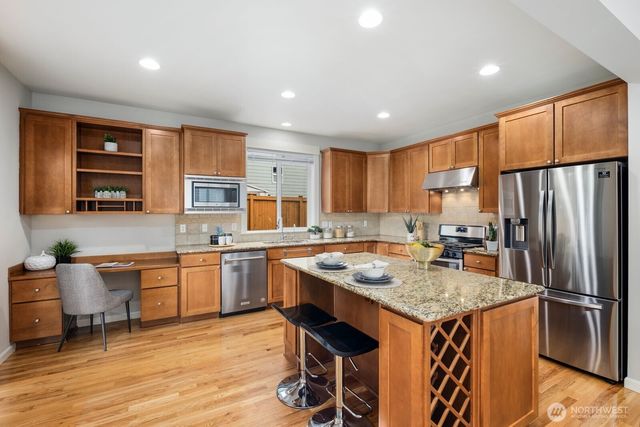 5620 NE 6th Place, Renton, WA 98059