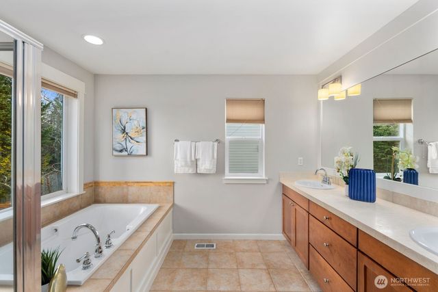 5620 NE 6th Place, Renton, WA 98059