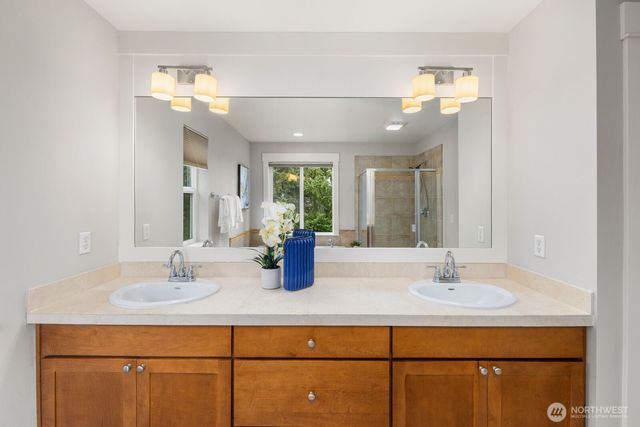 5620 NE 6th Place, Renton, WA 98059