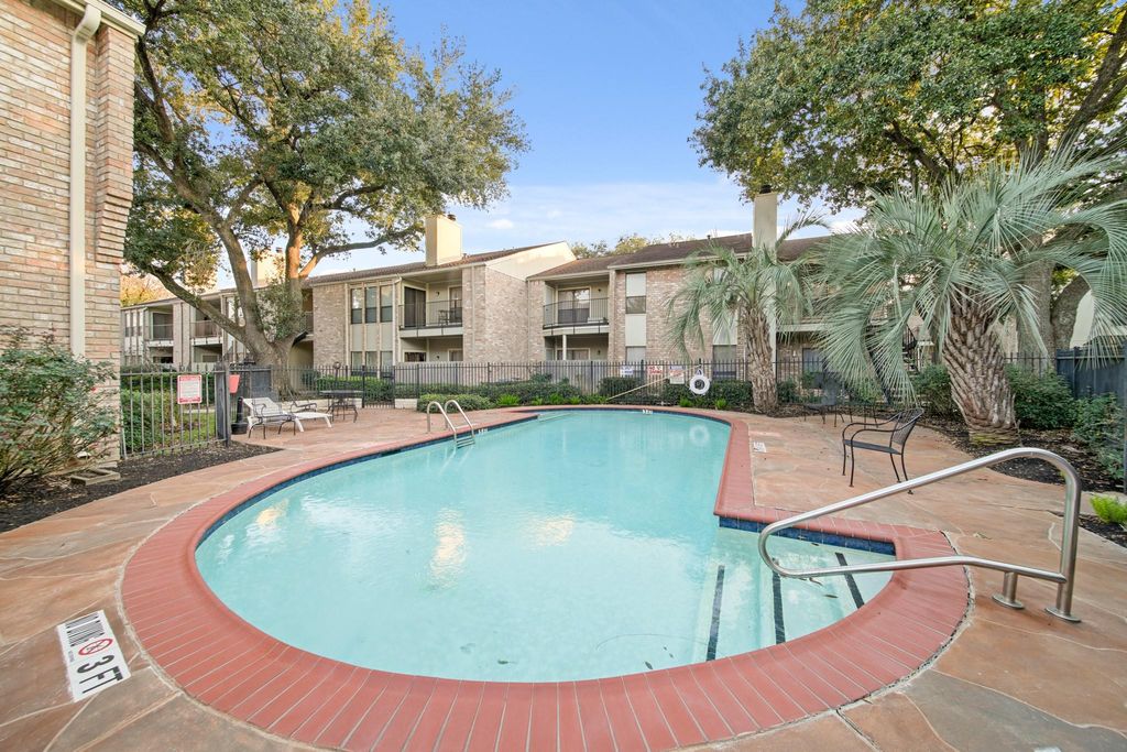 8100 Cambridge Street 6, Houston, TX 77054