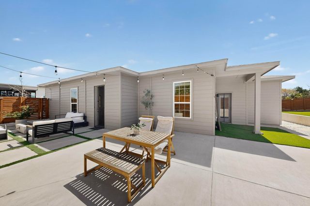 3889 Sam Circle, Dallas, TX 75233