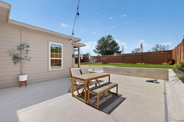 3889 Sam Circle, Dallas, TX 75233