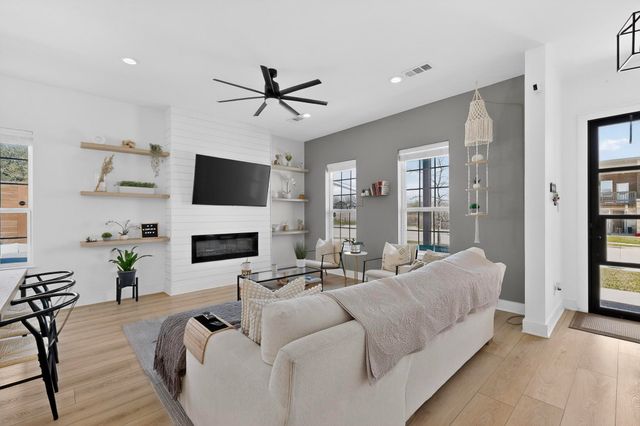 3889 Sam Circle, Dallas, TX 75233