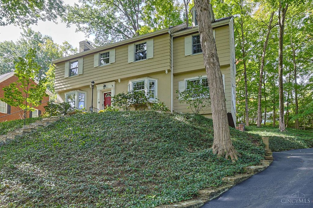 14 Sylvan Lane, Wyoming, OH 45215