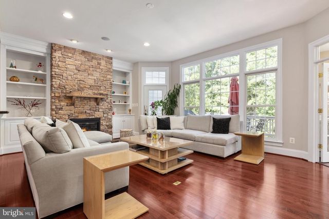 43682 LEES MILL SQ, Leesburg, VA 20176