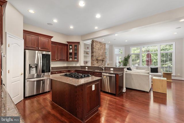 43682 LEES MILL SQ, Leesburg, VA 20176