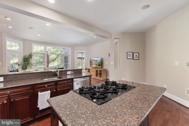 43682 LEES MILL SQ, Leesburg, VA 20176