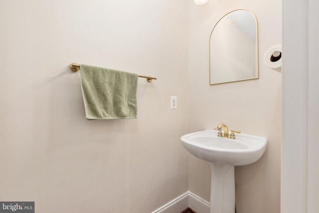 43682 LEES MILL SQ, Leesburg, VA 20176