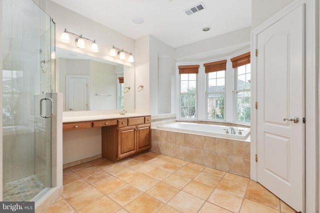 43682 LEES MILL SQ, Leesburg, VA 20176