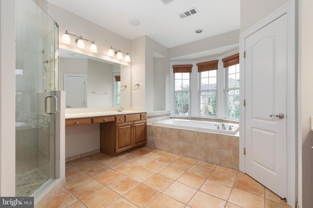 43682 LEES MILL SQ, Leesburg, VA 20176