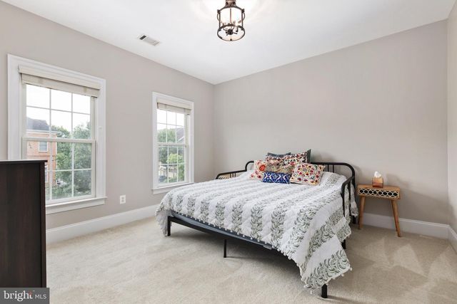 43682 LEES MILL SQ, Leesburg, VA 20176