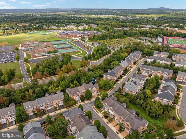 43682 LEES MILL SQ, Leesburg, VA 20176