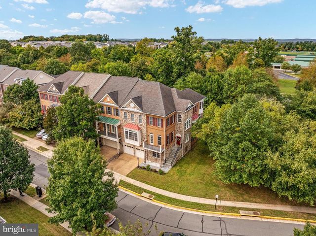 43682 LEES MILL SQ, Leesburg, VA 20176