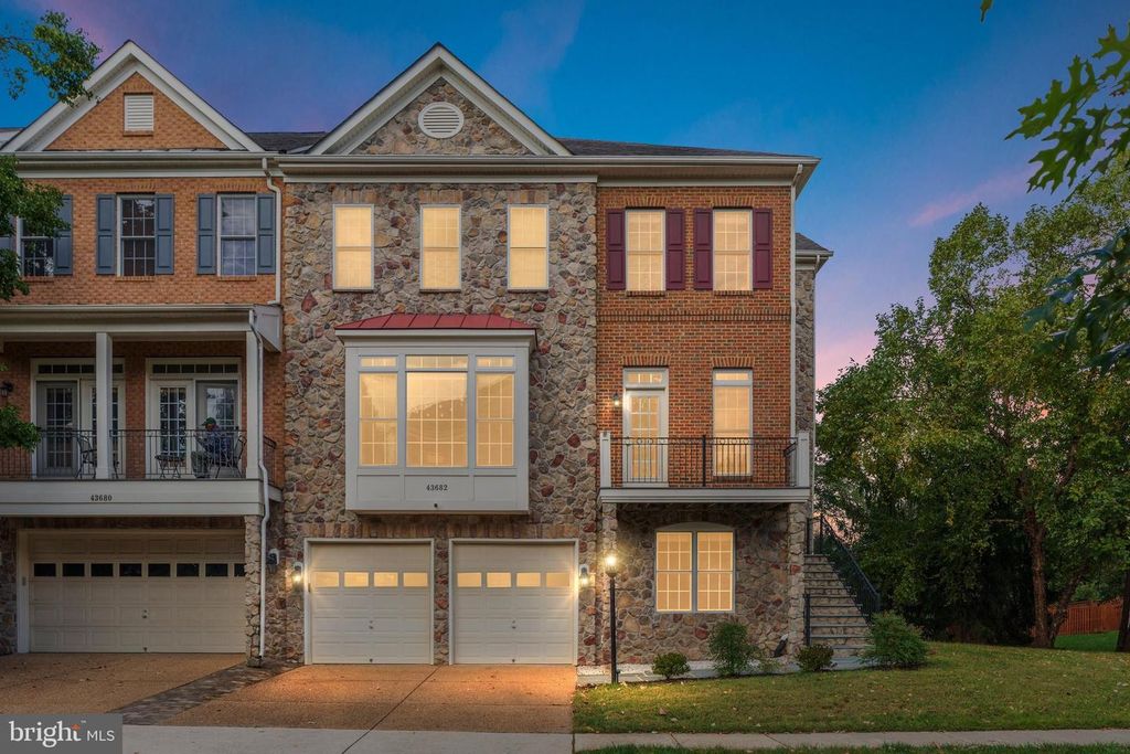 43682 LEES MILL SQ, Leesburg, VA 20176