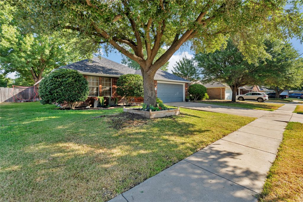 351 Meador Lane, Burleson, TX 76028 — photo 4