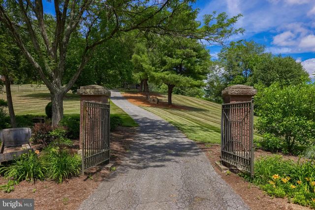 3646 MEADOW VIEW RD, Manheim, PA 17545