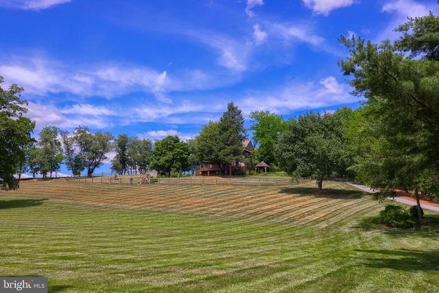 3646 MEADOW VIEW RD, Manheim, PA 17545