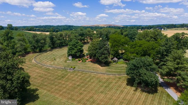 3646 MEADOW VIEW RD, Manheim, PA 17545