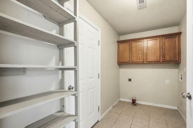 6140 N GREGORY DR, Columbia, MO 65202