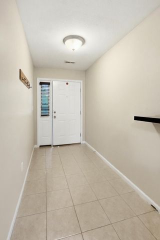 6140 N GREGORY DR, Columbia, MO 65202