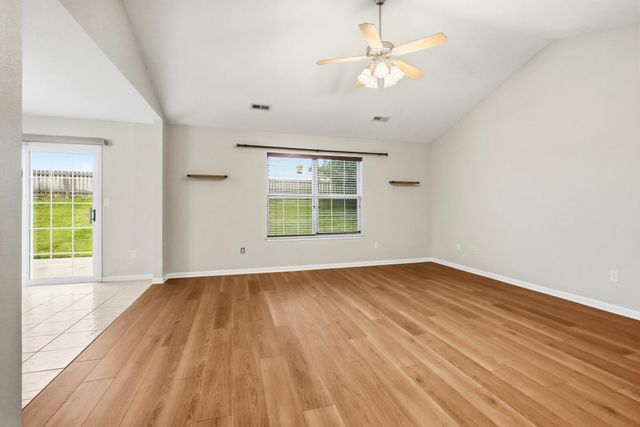 6140 N GREGORY DR, Columbia, MO 65202