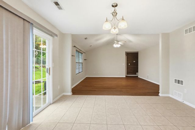 6140 N GREGORY DR, Columbia, MO 65202
