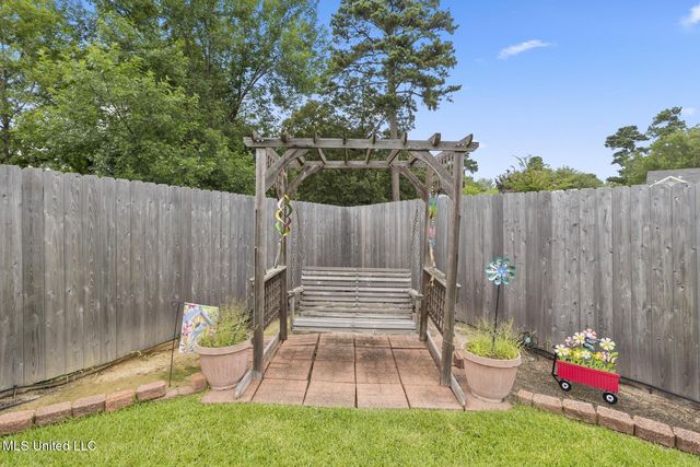725 Bay Tree Drive, Flowood, MS 39232