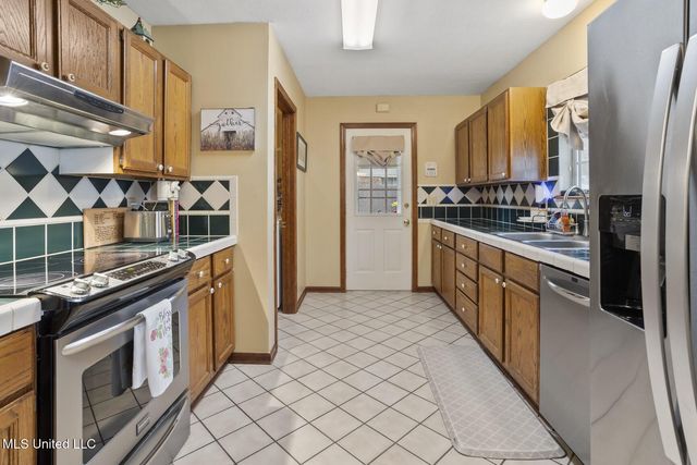 725 Bay Tree Drive, Flowood, MS 39232