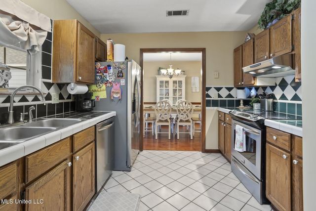 725 Bay Tree Drive, Flowood, MS 39232