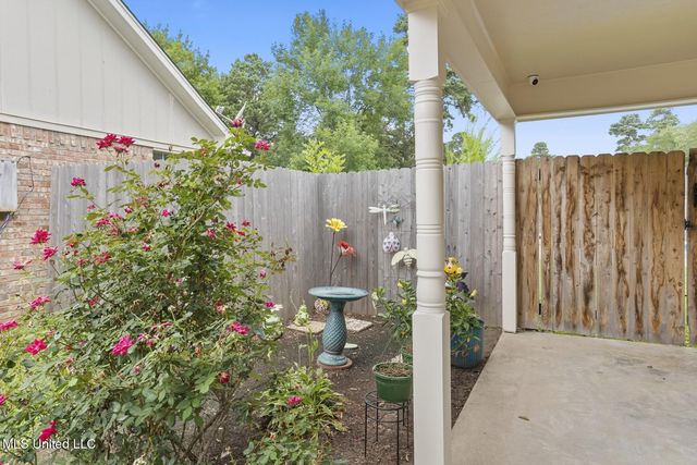 725 Bay Tree Drive, Flowood, MS 39232