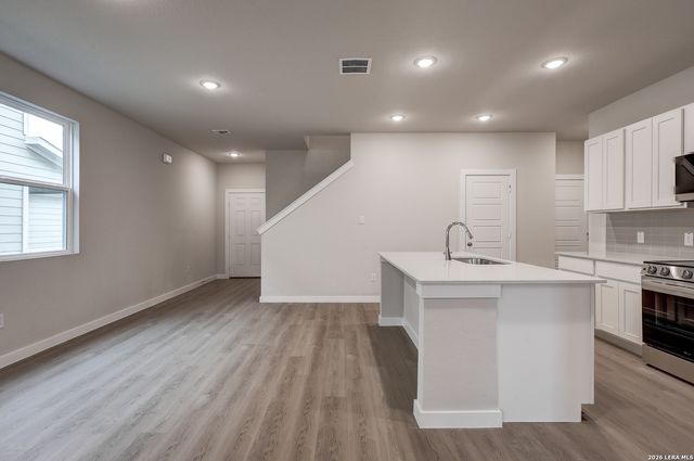 5607 Franklin Hills, Von Ormy, TX 78073