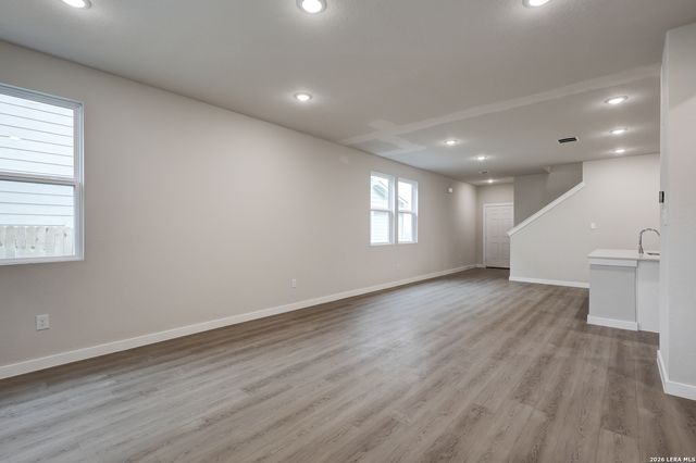 5607 Franklin Hills, Von Ormy, TX 78073